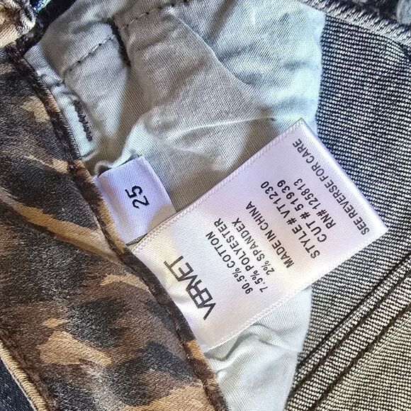 Velvet jeans. NWT never worn. Flare leg - Picture 7 of 9